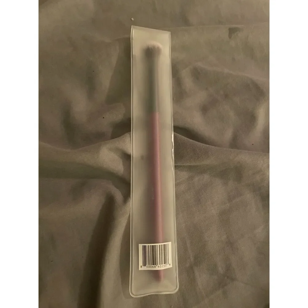 NIB Laruce Beauty Tapered Blending Eyeshadow Brush Cruelty-Free